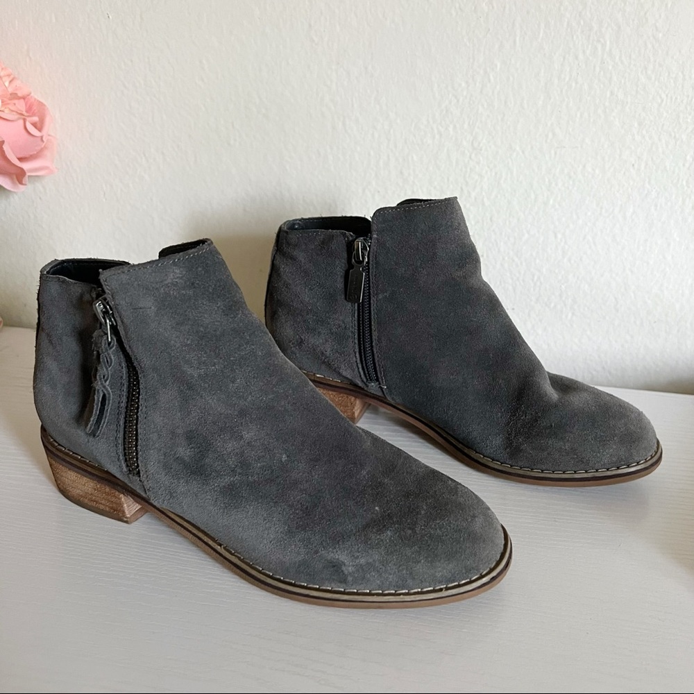 Blondo | Liam Suede Waterproof Ankle Boots